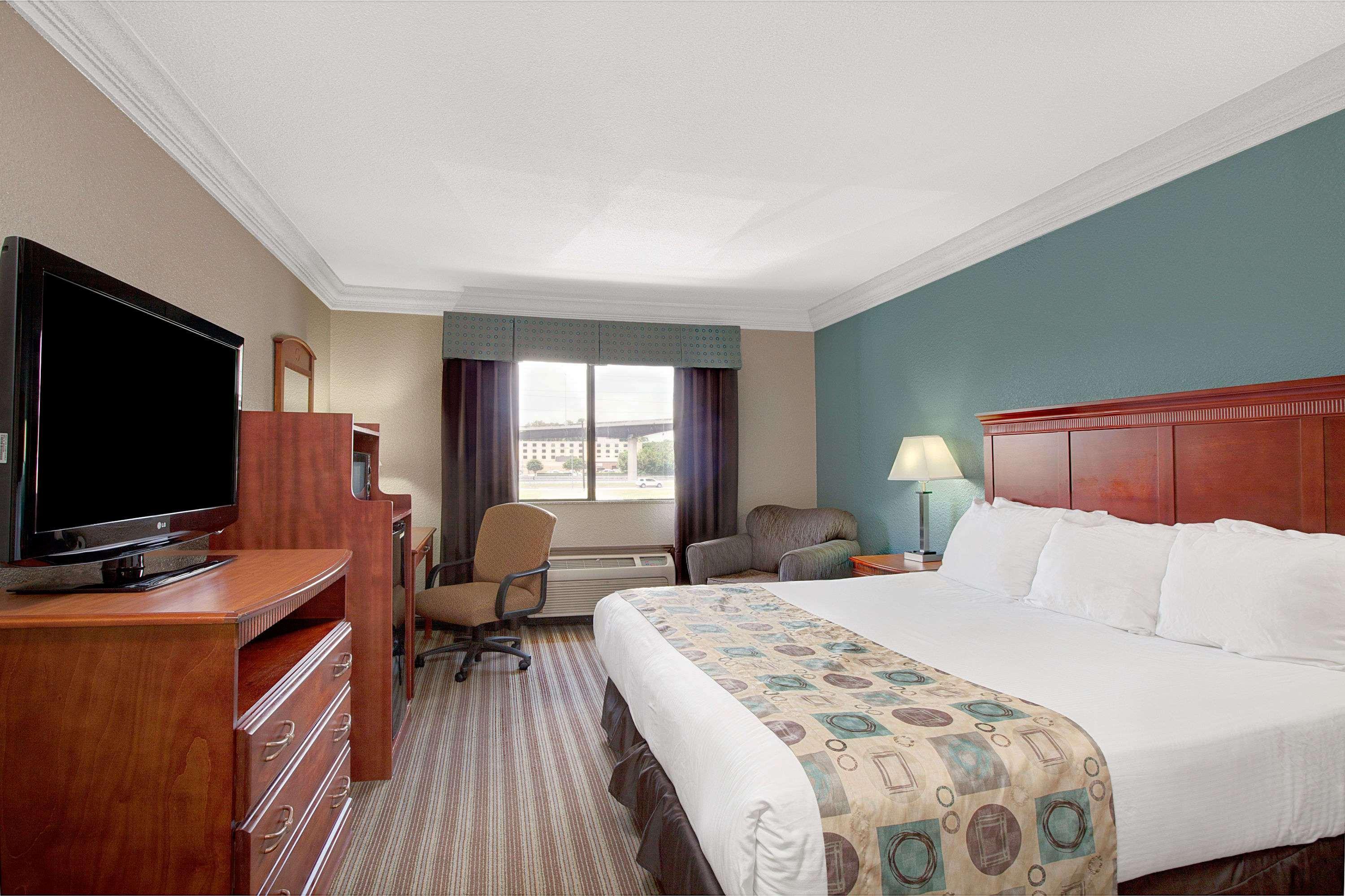 Ramada By Wyndham Houston Intercontinental Airport South Hotel Ngoại thất bức ảnh
